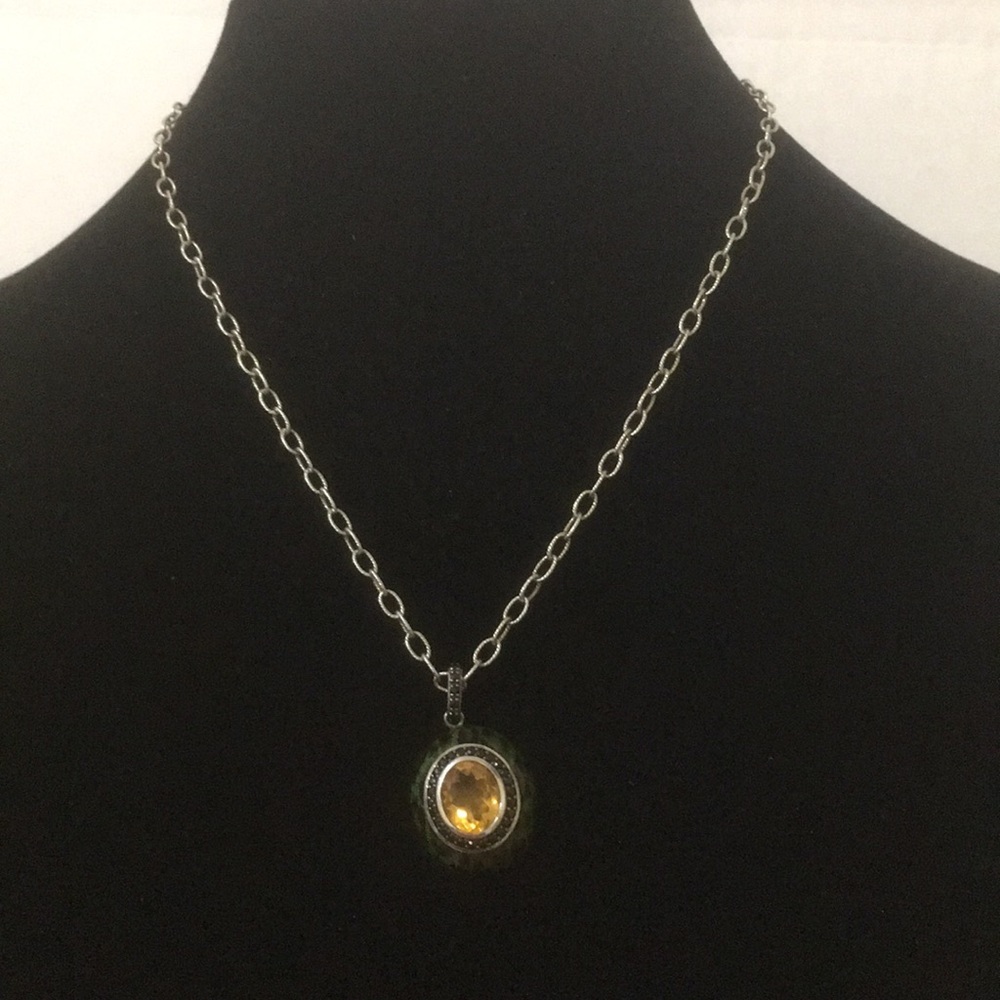 EMA .925 pendant with Necklace
